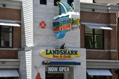 landshark bar and grill in gatlinburg