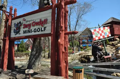 davy Crockett mini golf