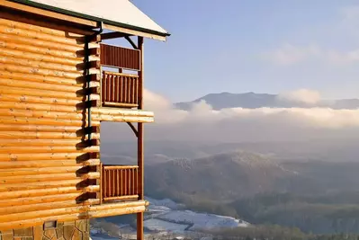 Gatlinburg cabin rental overlooking Smoky Mountains