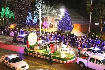 float at the christmas parade in gatlinburg