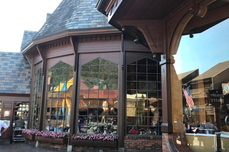 5 Best Places To Eat In Gatlinburg When You Visit For The First Time